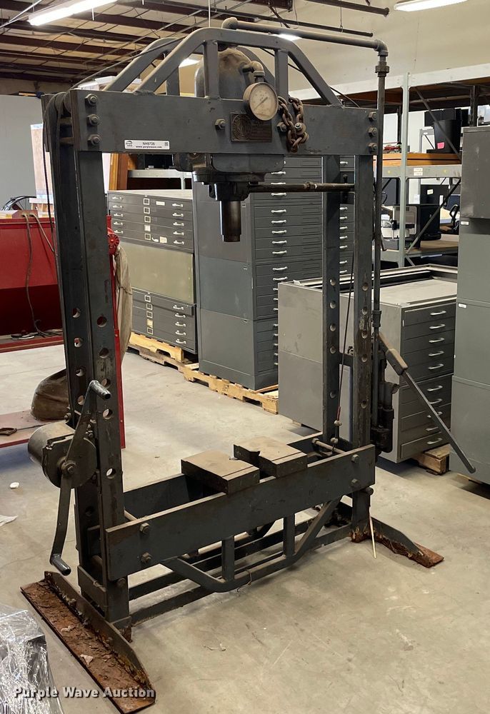 image for item NH9726 1943 KR Wilson 37F  hydraulic press