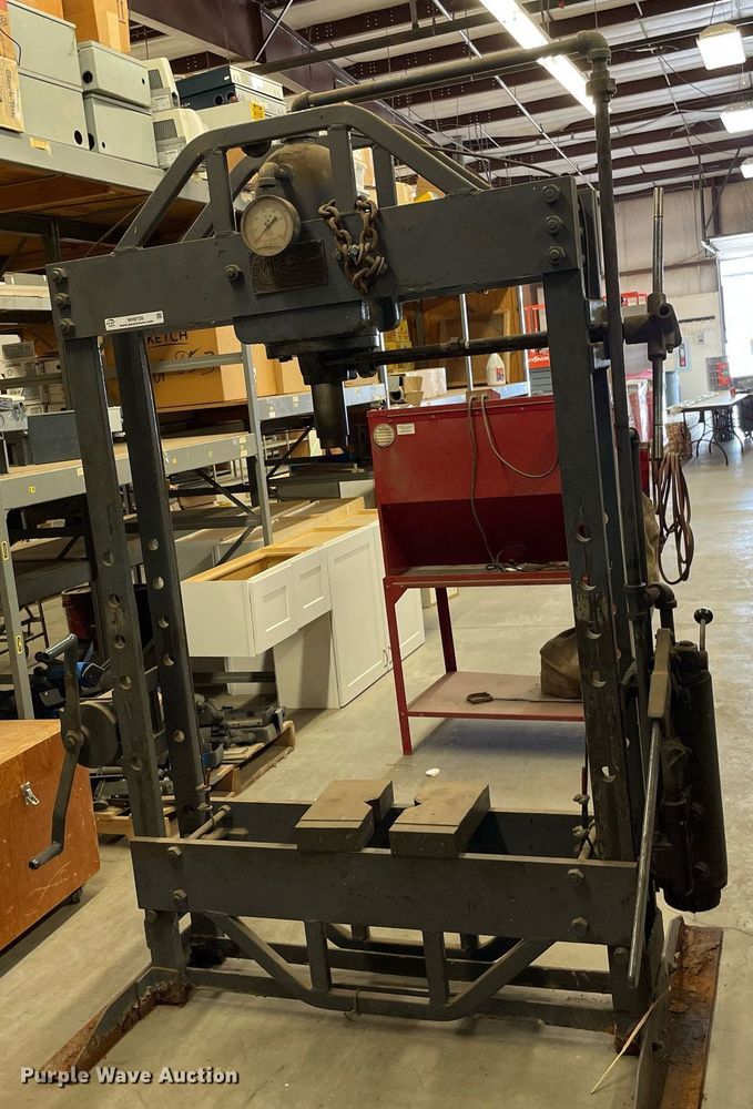 image for item NH9726 1943 KR Wilson 37F  hydraulic press