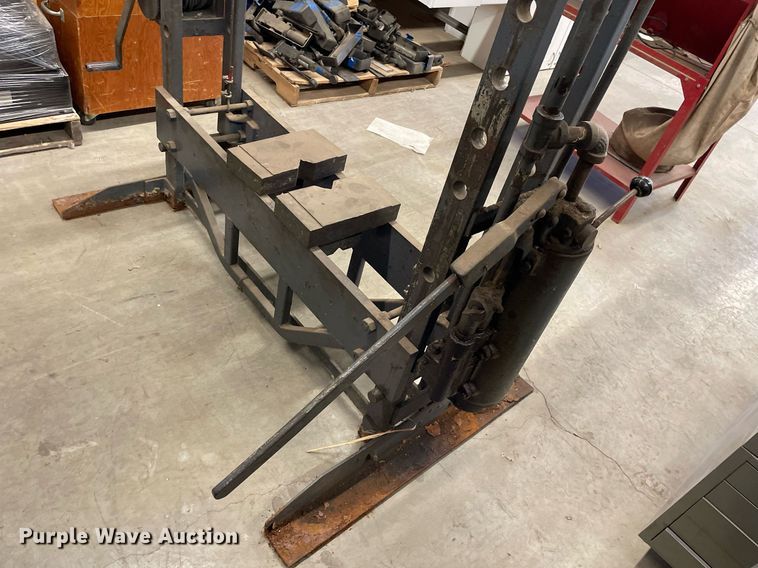 image for item NH9726 1943 KR Wilson 37F  hydraulic press