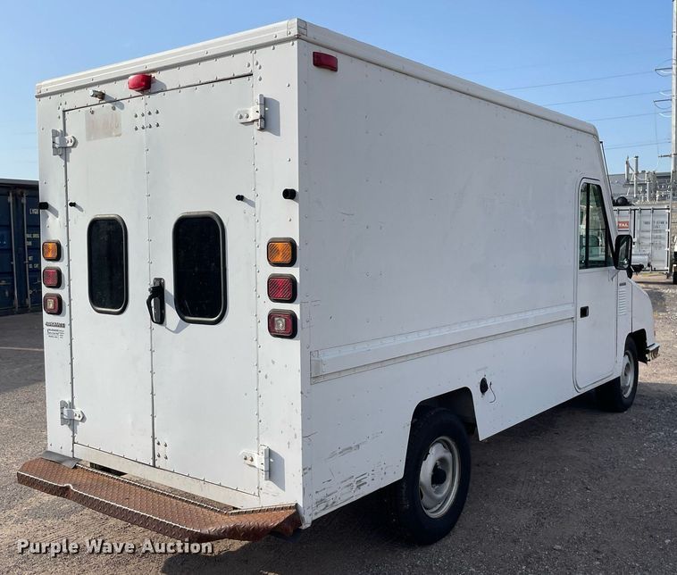 image for item NH9727 1994 UMC Aeromate  delivery van