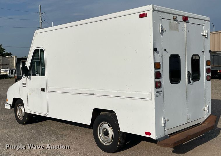 image for item NH9727 1994 UMC Aeromate  delivery van