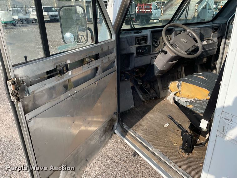 image for item NH9727 1994 UMC Aeromate  delivery van