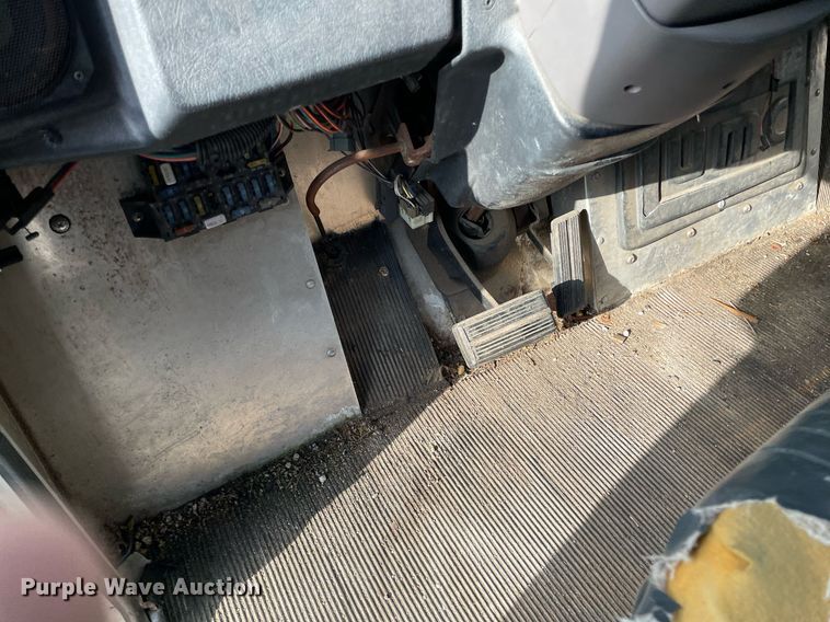 image for item NH9727 1994 UMC Aeromate  delivery van