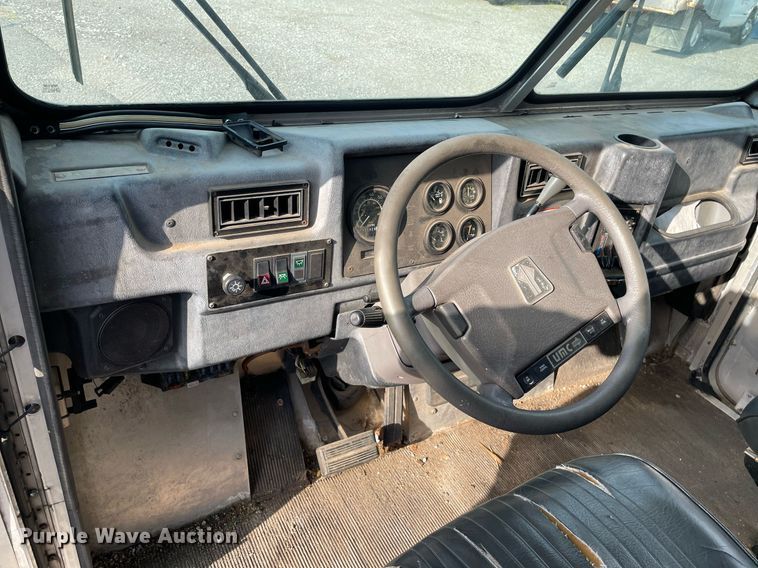 image for item NH9727 1994 UMC Aeromate  delivery van