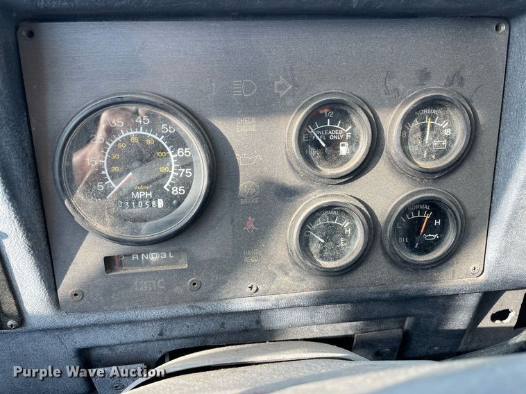 image for item NH9727 1994 UMC Aeromate  delivery van