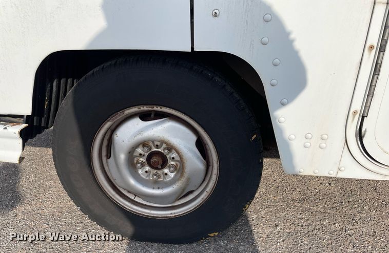 image for item NH9727 1994 UMC Aeromate  delivery van