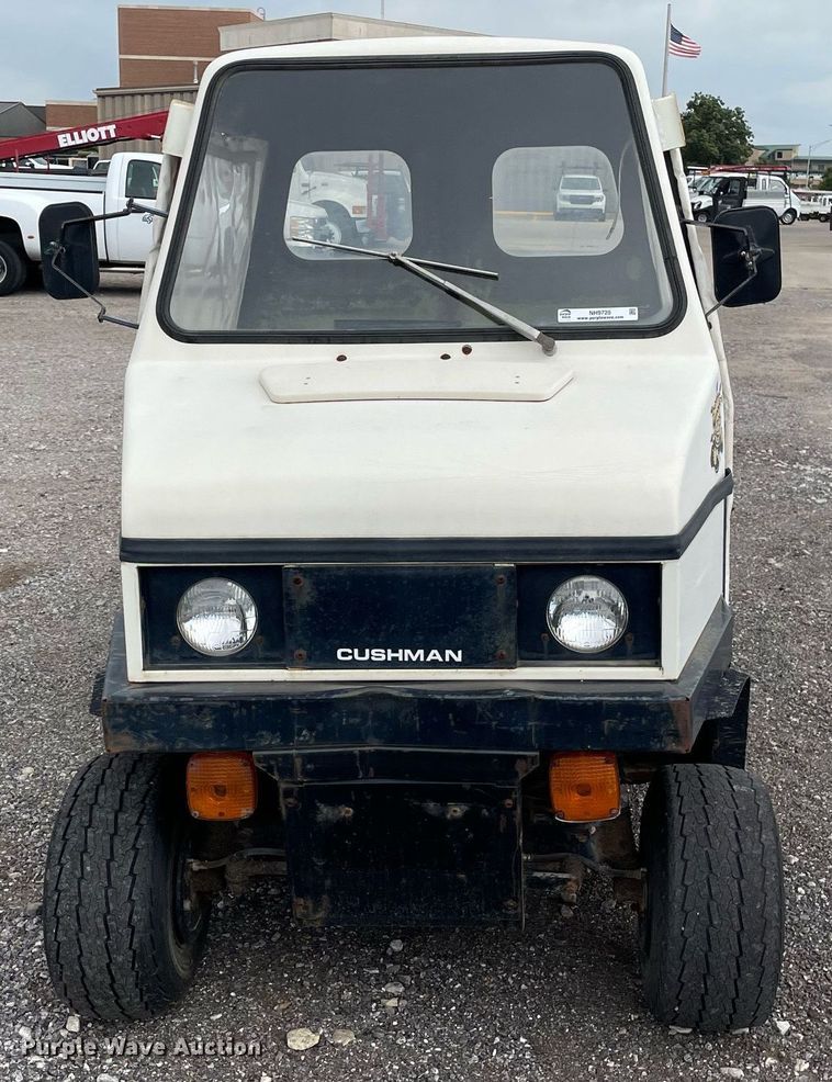image for item NH9728 1989 Cushman  utility vehicle
