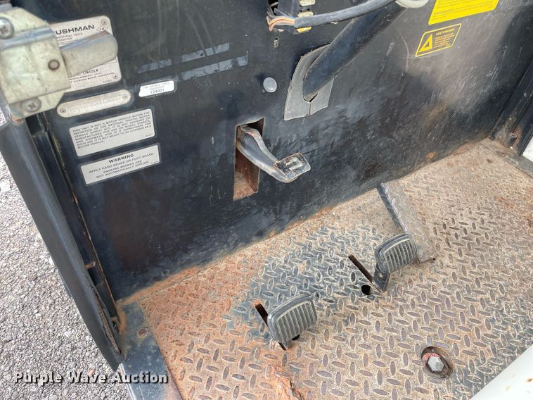 image for item NH9728 1989 Cushman  utility vehicle