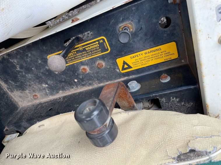 image for item NH9728 1989 Cushman  utility vehicle