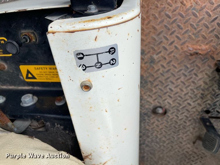 image for item NH9728 1989 Cushman  utility vehicle