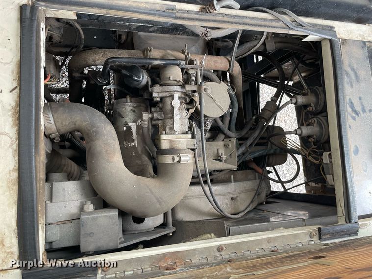 image for item NH9728 1989 Cushman  utility vehicle