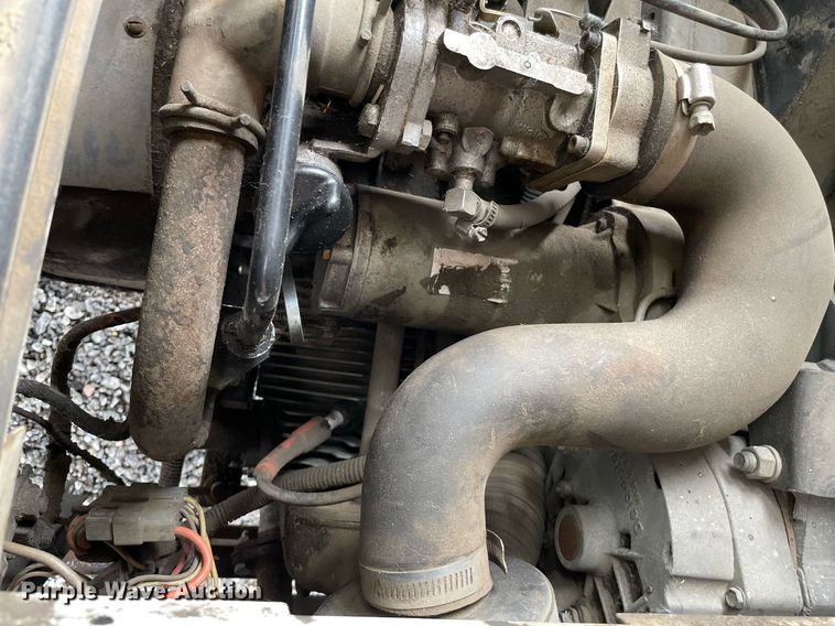 image for item NH9728 1989 Cushman  utility vehicle