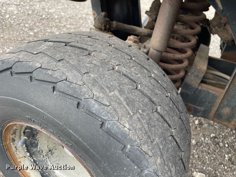 image for item NH9728 1989 Cushman  utility vehicle