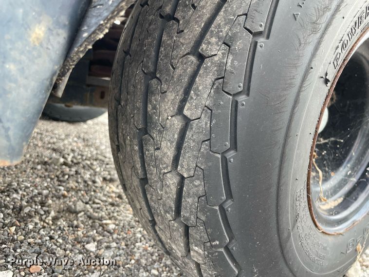 image for item NH9728 1989 Cushman  utility vehicle