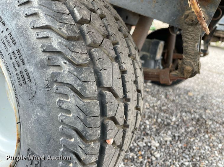 image for item NH9728 1989 Cushman  utility vehicle