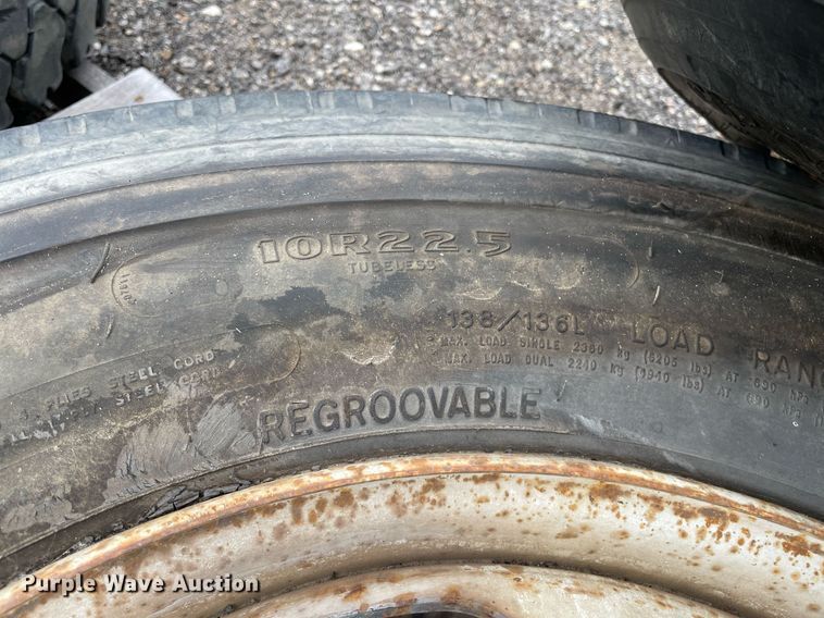 image for item NH9729 (5) tires and wheels