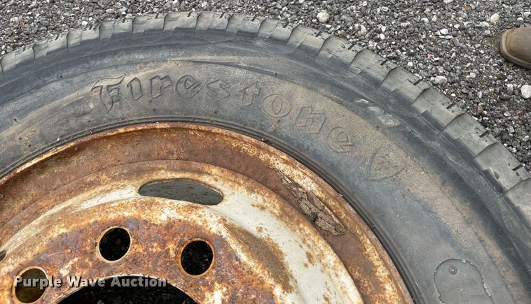 image for item NH9729 (5) tires and wheels