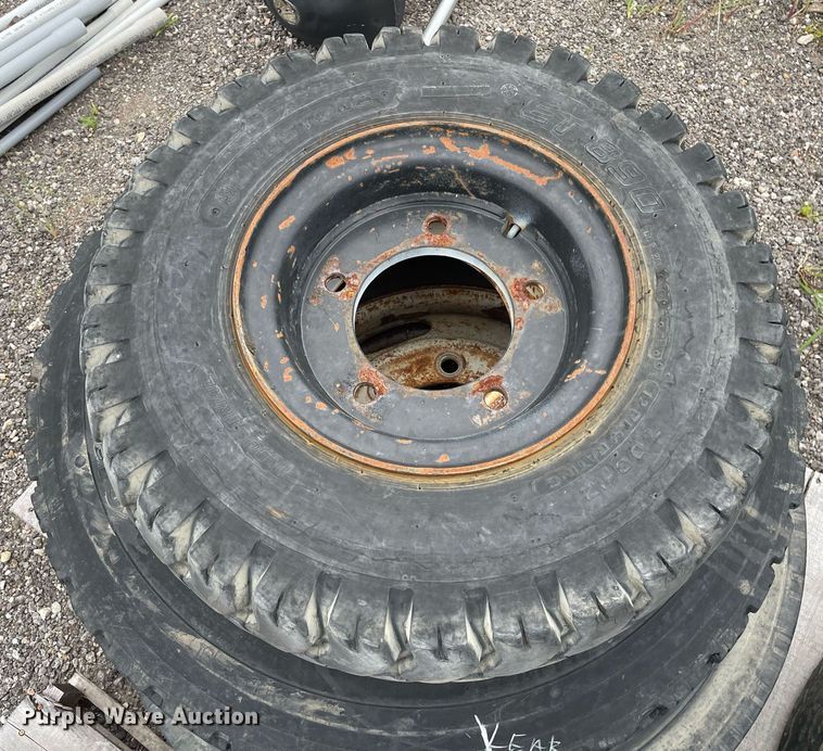 image for item NH9729 (5) tires and wheels