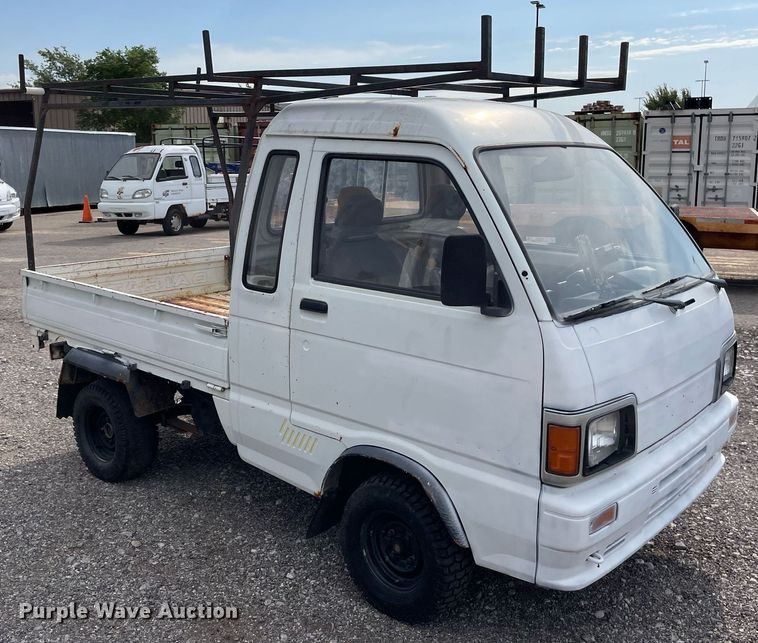 image for item NH9730 1992 Daihatsu S80LP-JTRK  mini truck