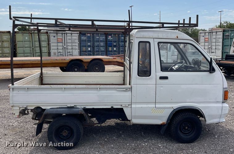 image for item NH9730 1992 Daihatsu S80LP-JTRK  mini truck