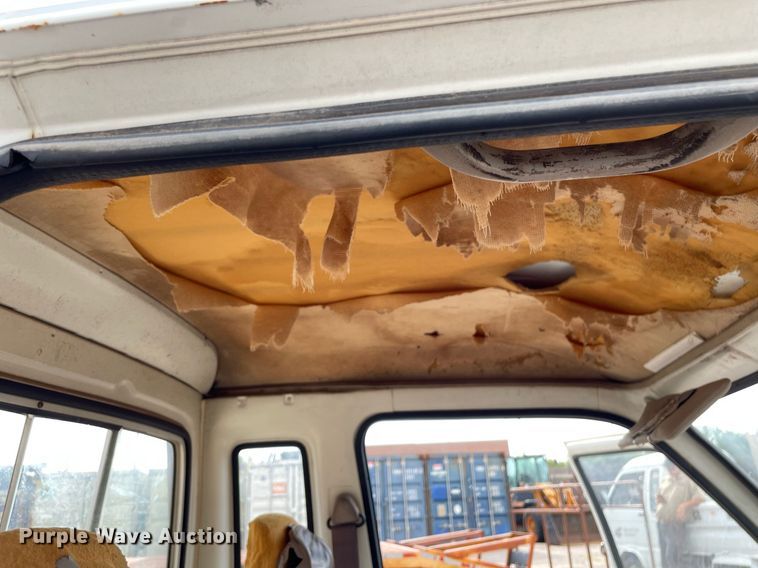 image for item NH9730 1992 Daihatsu S80LP-JTRK  mini truck