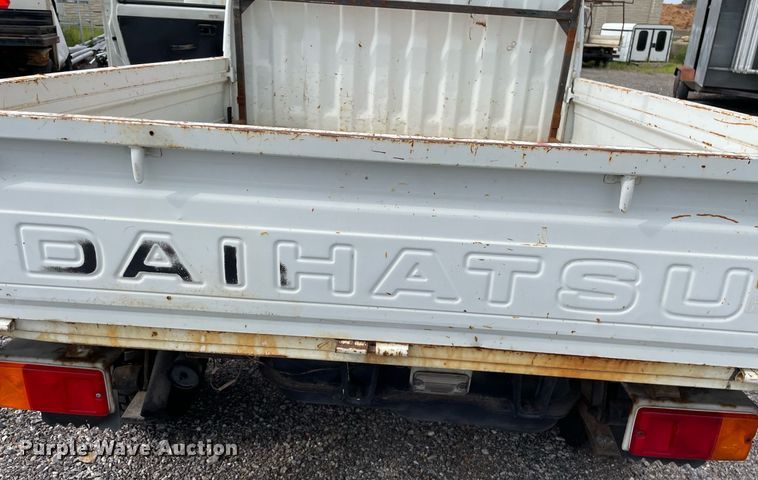 image for item NH9730 1992 Daihatsu S80LP-JTRK  mini truck