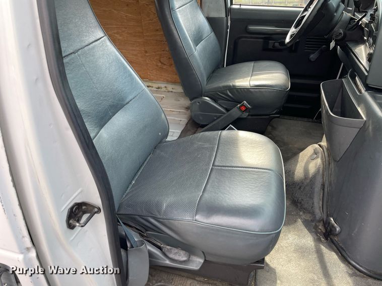 image for item NH9732 1996 Ford Econoline 150  van