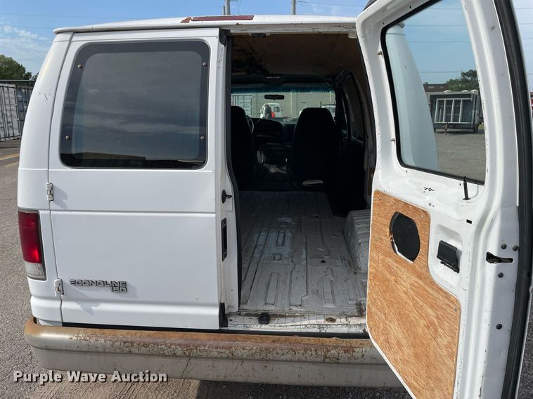 image for item NH9732 1996 Ford Econoline 150  van