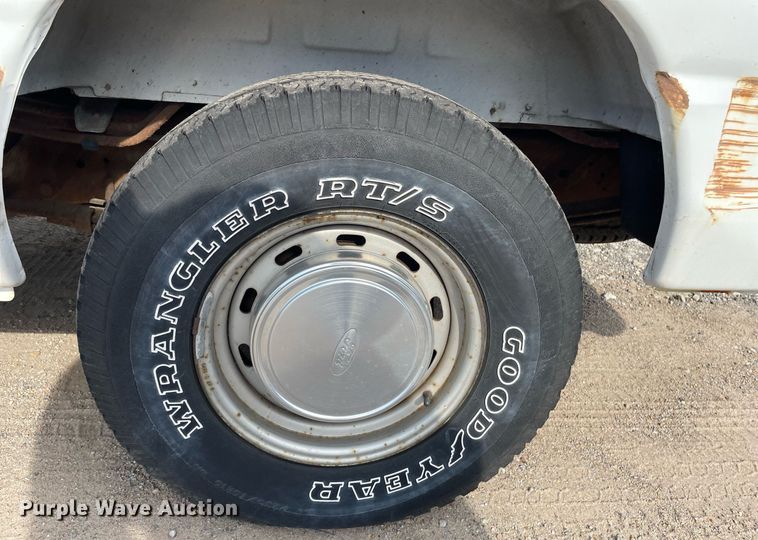 image for item NH9732 1996 Ford Econoline 150  van