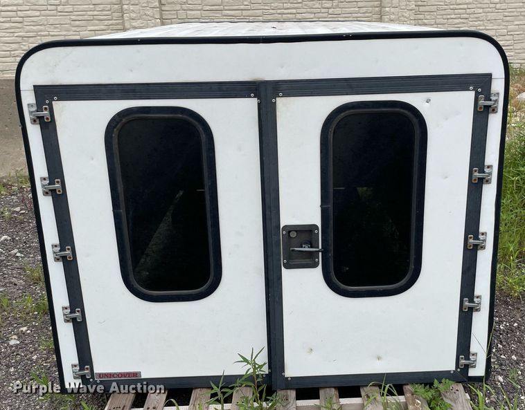 image for item NH9735 Unicover Pro Series  pickup truck topper