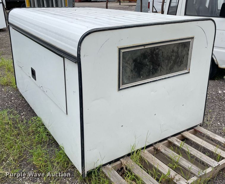 image for item NH9735 Unicover Pro Series  pickup truck topper