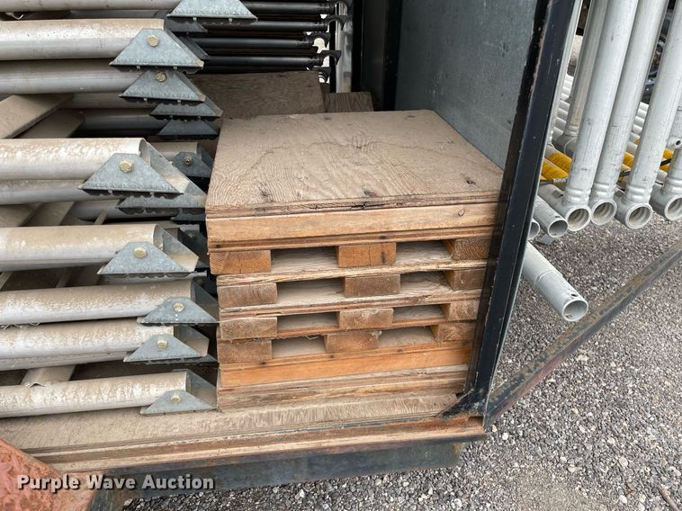 image for item NH9737 Up-Right scaffolding