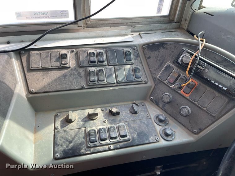 image for item NH9740 2005 Blue Bird  school bus