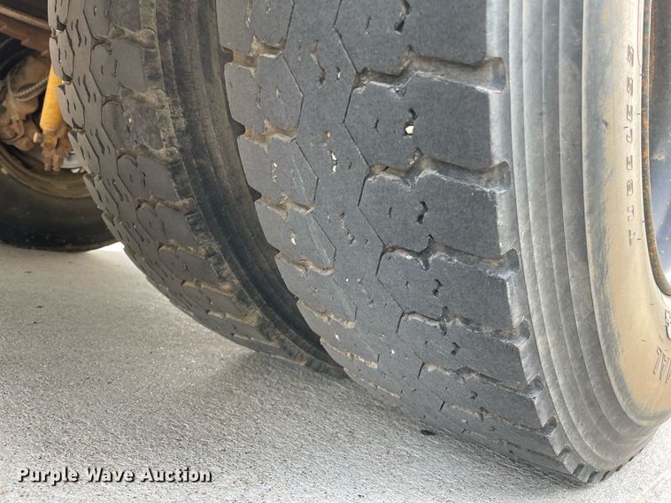 image for item NH9740 2005 Blue Bird  school bus