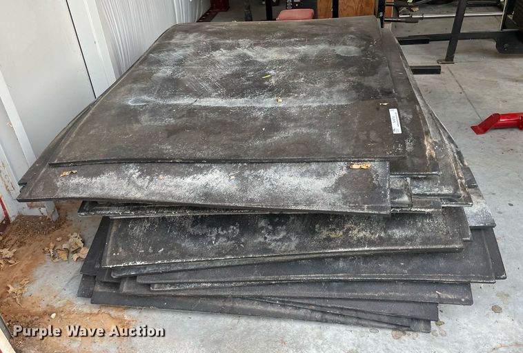 image for item NH9743 Approximately 27 pieces of weight room flooring