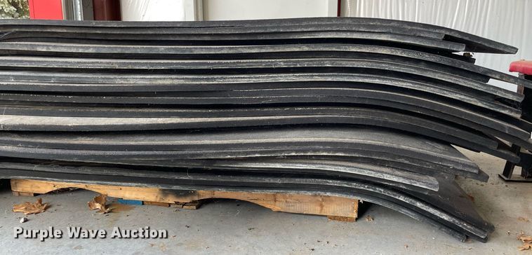 image for item NH9743 Approximately 27 pieces of weight room flooring