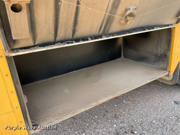 image for item NH9746 2000 Blue Bird  school bus