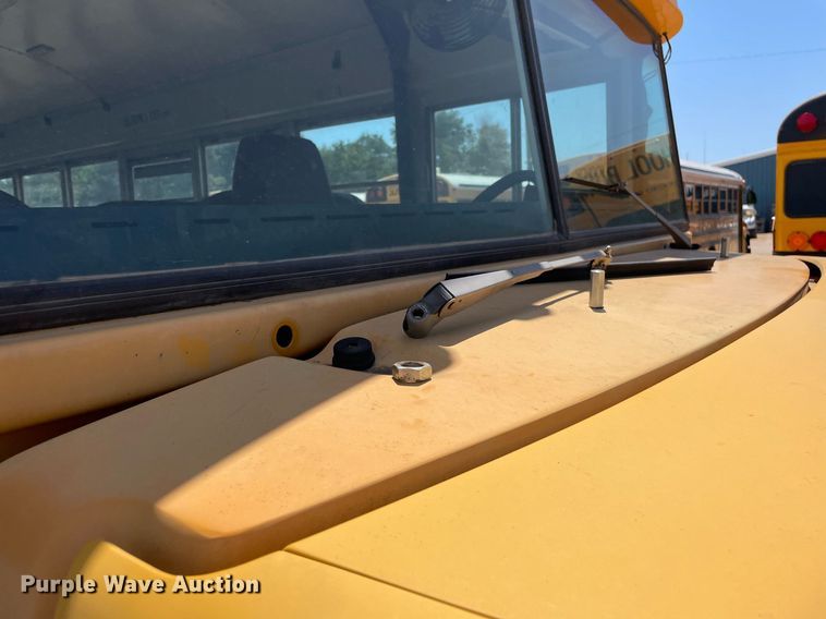 image for item NH9746 2000 Blue Bird  school bus