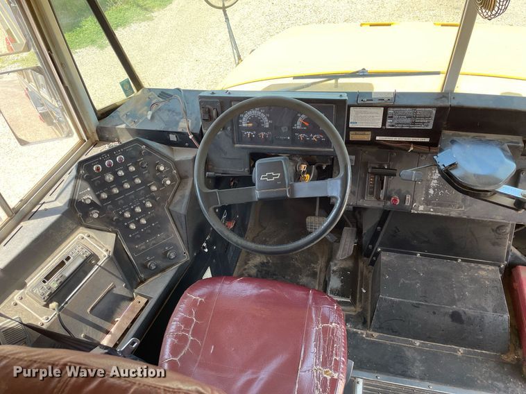 image for item NH9746 2000 Blue Bird  school bus