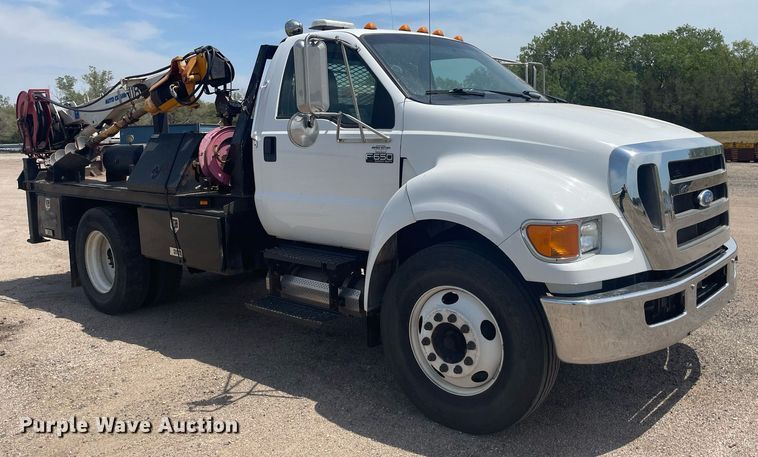 image for item NH9758 2008 Ford F650 Super Duty XL  flatbed truck