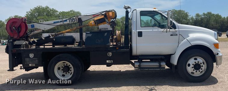 image for item NH9758 2008 Ford F650 Super Duty XL  flatbed truck