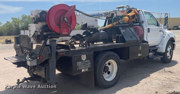 image for item NH9758 2008 Ford F650 Super Duty XL  flatbed truck