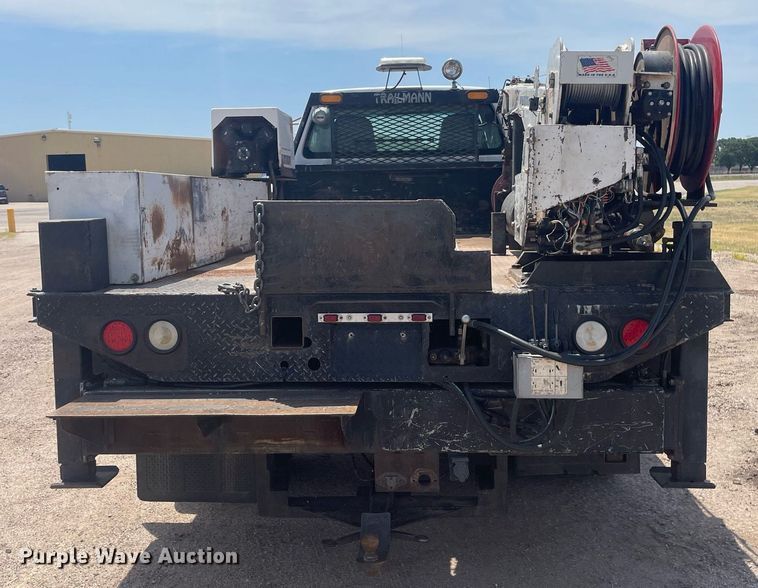 image for item NH9758 2008 Ford F650 Super Duty XL  flatbed truck