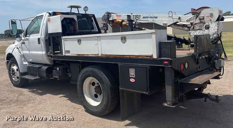 image for item NH9758 2008 Ford F650 Super Duty XL  flatbed truck