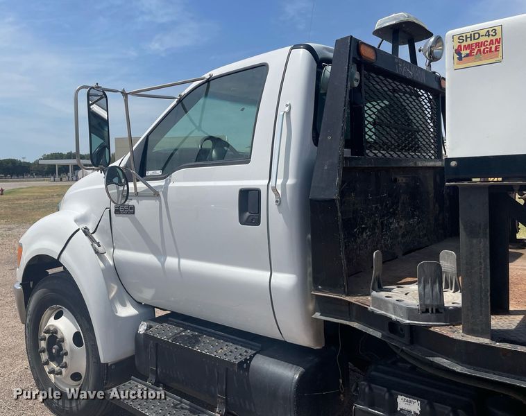 image for item NH9758 2008 Ford F650 Super Duty XL  flatbed truck