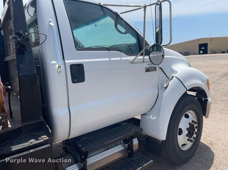 image for item NH9758 2008 Ford F650 Super Duty XL  flatbed truck