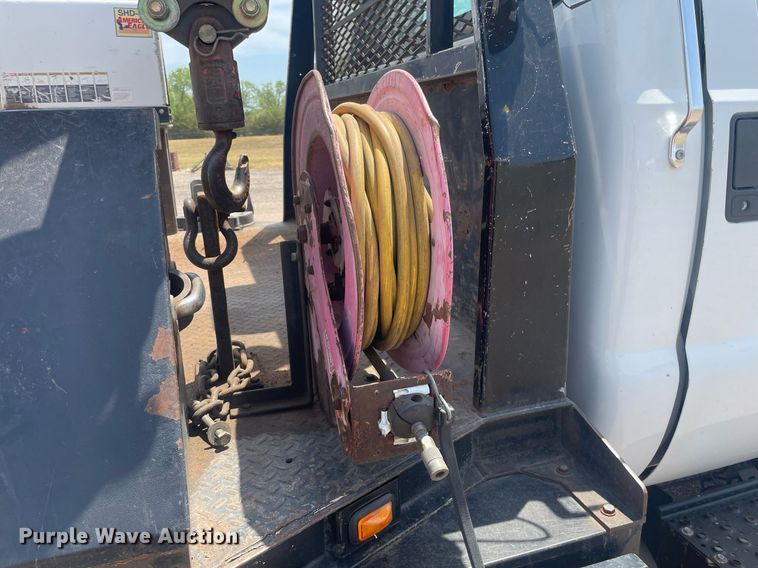 image for item NH9758 2008 Ford F650 Super Duty XL  flatbed truck