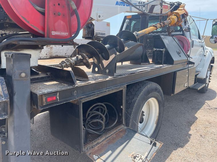 image for item NH9758 2008 Ford F650 Super Duty XL  flatbed truck