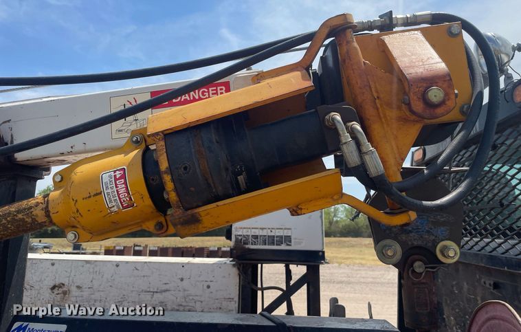 image for item NH9758 2008 Ford F650 Super Duty XL  flatbed truck