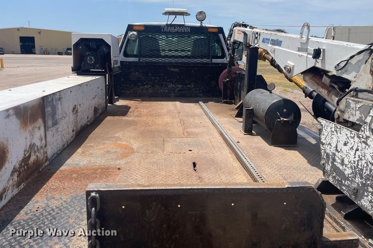 image for item NH9758 2008 Ford F650 Super Duty XL  flatbed truck